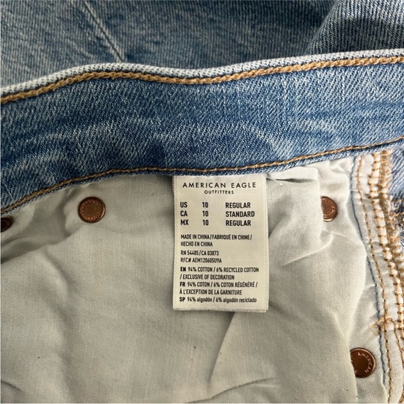 American Eagle Low-Rise '90s Straight Jean size 10 Regular in Light Wash - Picture 6 of 9
